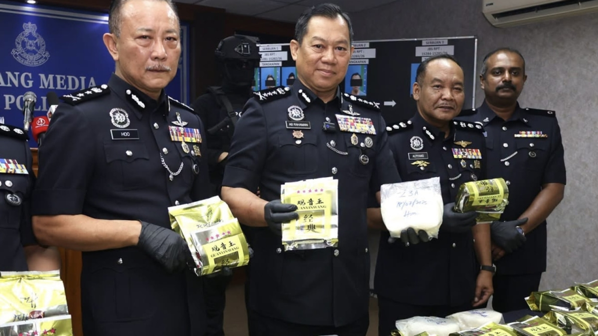Johor Police Bust Drug Network: Eight Arrested Including Teenager in Vehicle-Based Distribution Operation