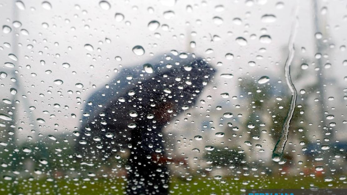 Heavy Rain and Thunderstorms to Batter East Coast and Borneo Until Evening