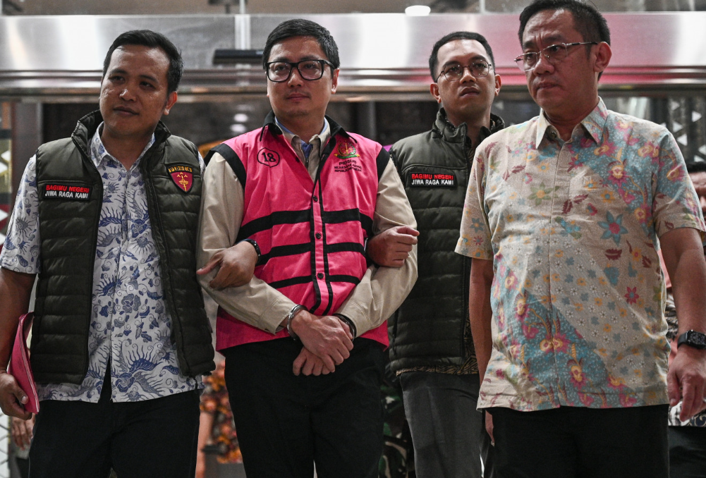 Indonesia arrests more suspects in free school meals graft scandal