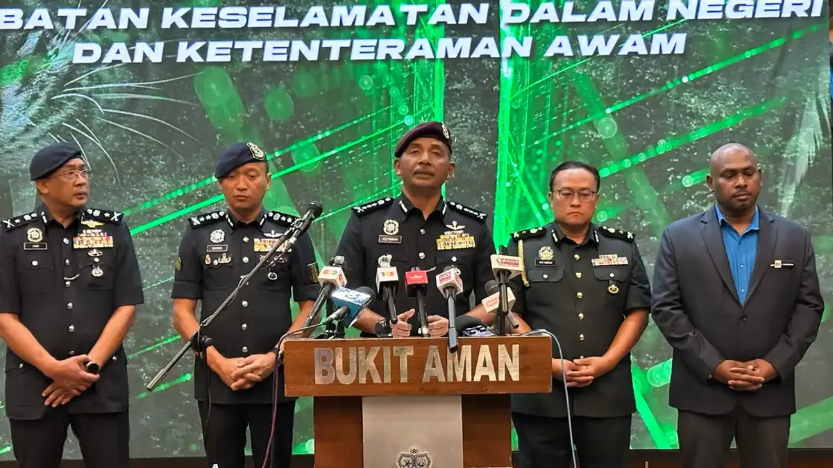 Police seize RM13 million in contraband including spirits, cigarettes and bonsai in Klang and Kuala Lumpur raids