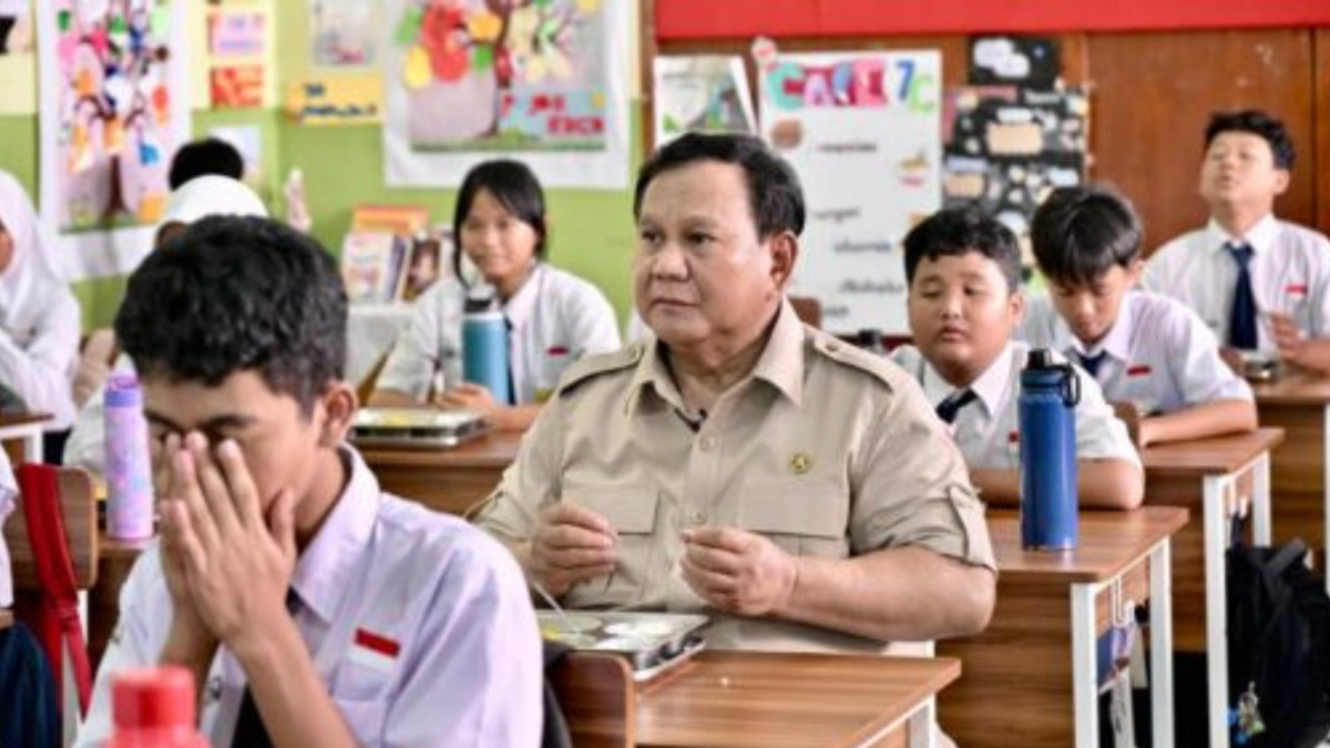 Indonesia's Free School Meals Programme Under Fire as Implementation Crises Mount