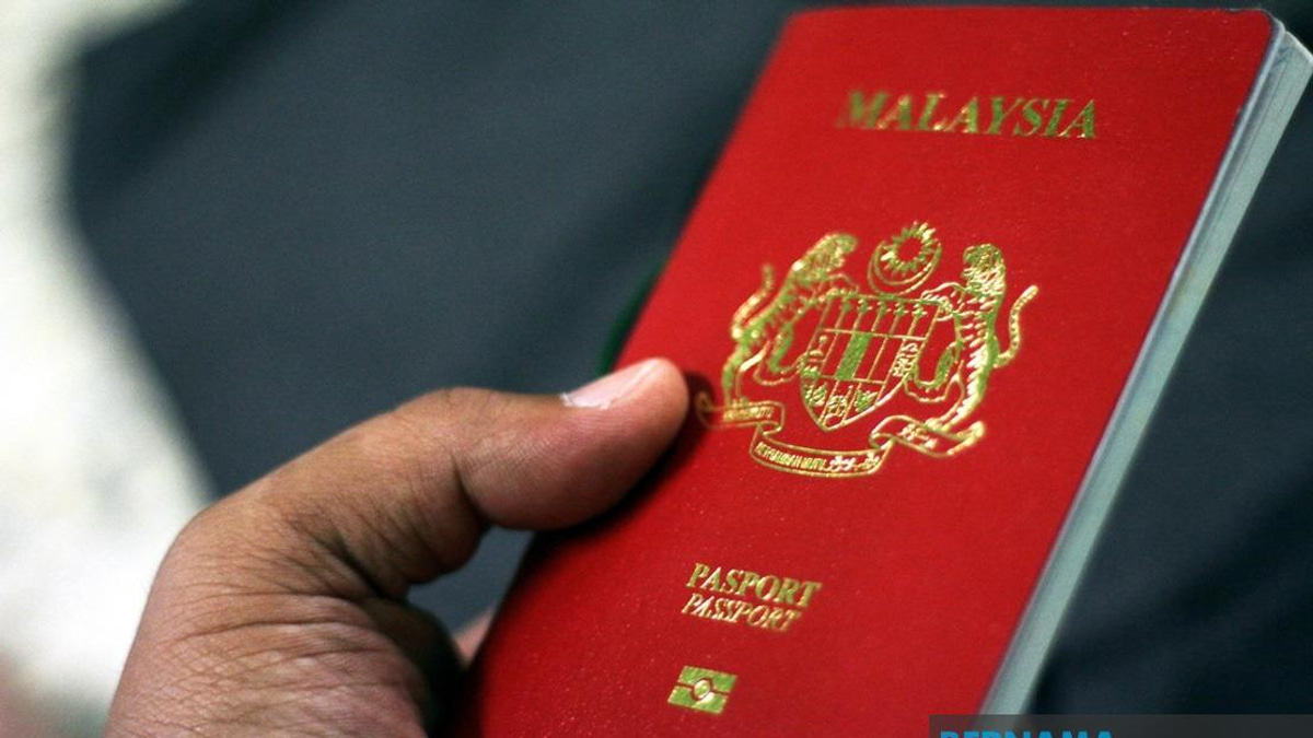 Malaysia Unveils Enhanced Passport With 94 Security Features at Parliament Launch