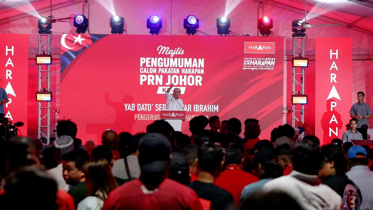 Anwar Calls for Political Focus in Johor Election, Warns Against Royal Institution Involvement