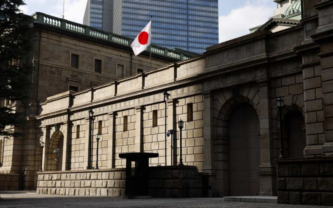 Japanese Yen Plummets to 39-Year Low as Dollar Strength Persists