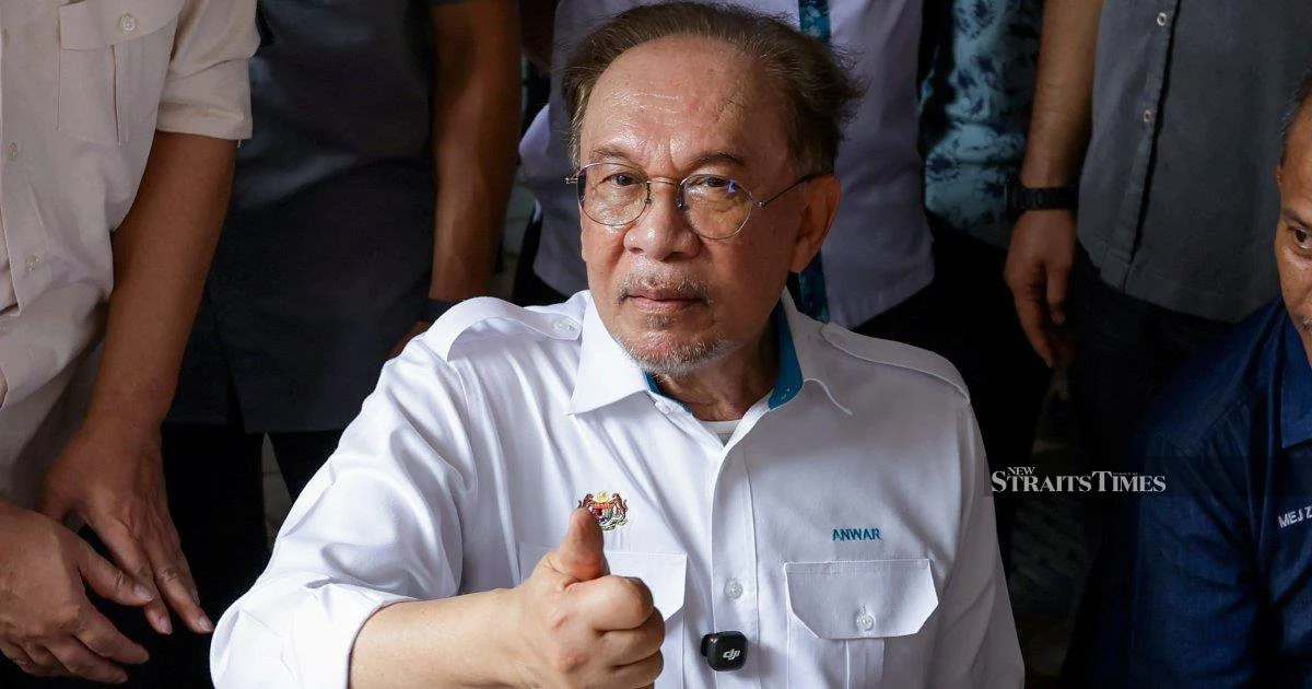 Anwar Ibrahim leads in latest popularity poll as Zahid Hamidi trails