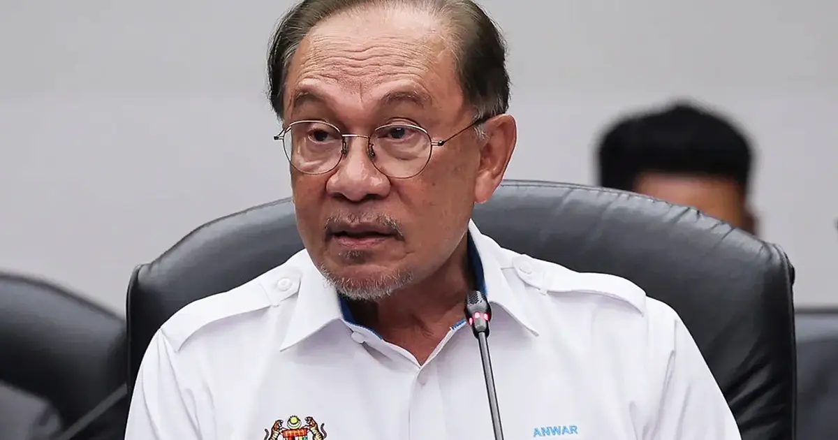 Anwar Deflects Criticism by Urging Opposition to Focus on Tabung Haji RCI Report