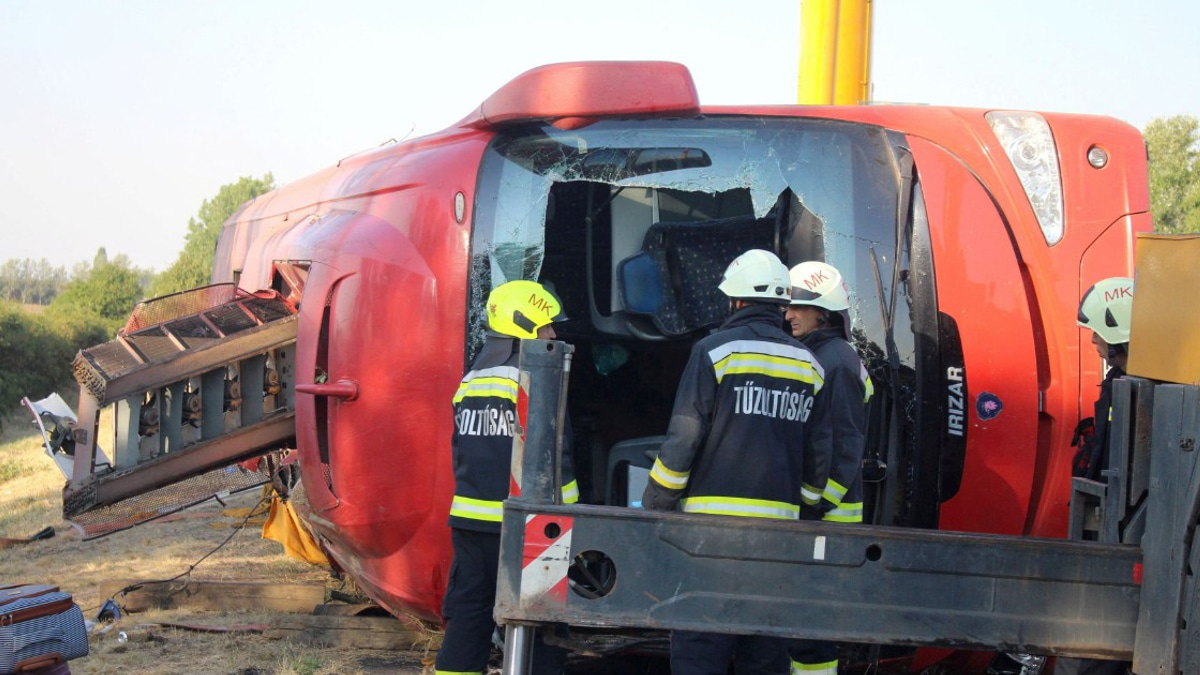 Twelve Poles Killed in Bus Crash on Hungarian Highway