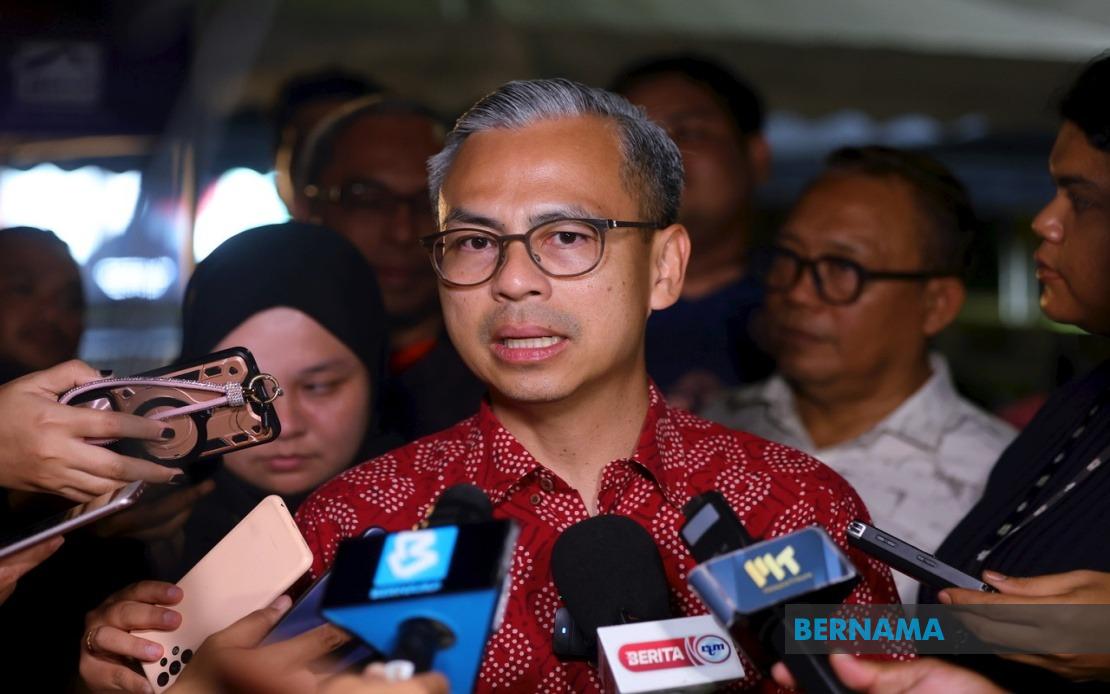 Fahmi Criticises Sanusi Over Divisive Racial Remarks, Questions PAS Leadership