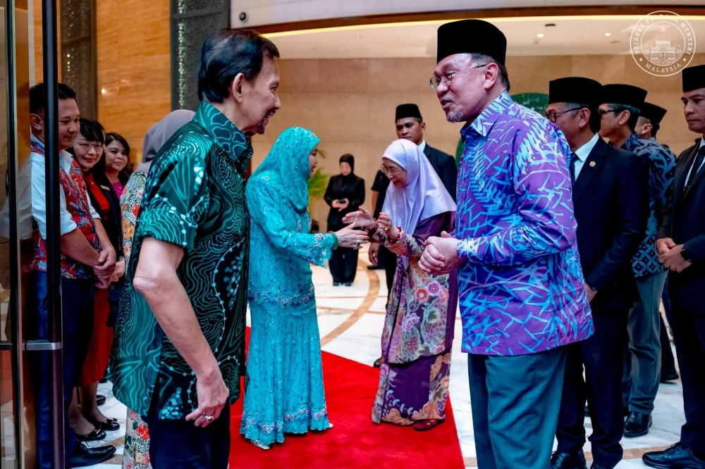 Anwar Ibrahim Extends Birthday Greetings to Brunei Sultan Hassanal Bolkiah, Reinforcing Regional Partnership