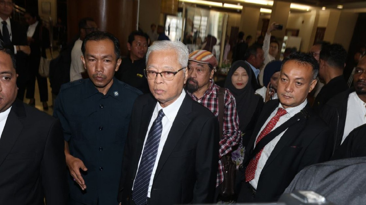 Former PM Ismail Sabri Faces Asset Declaration Charge in Court