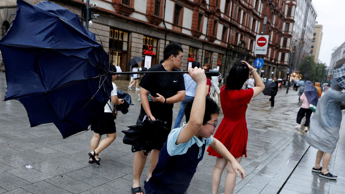 Typhoon Dolphin Batters Eastern China After Mass Evacuations and Flight Chaos