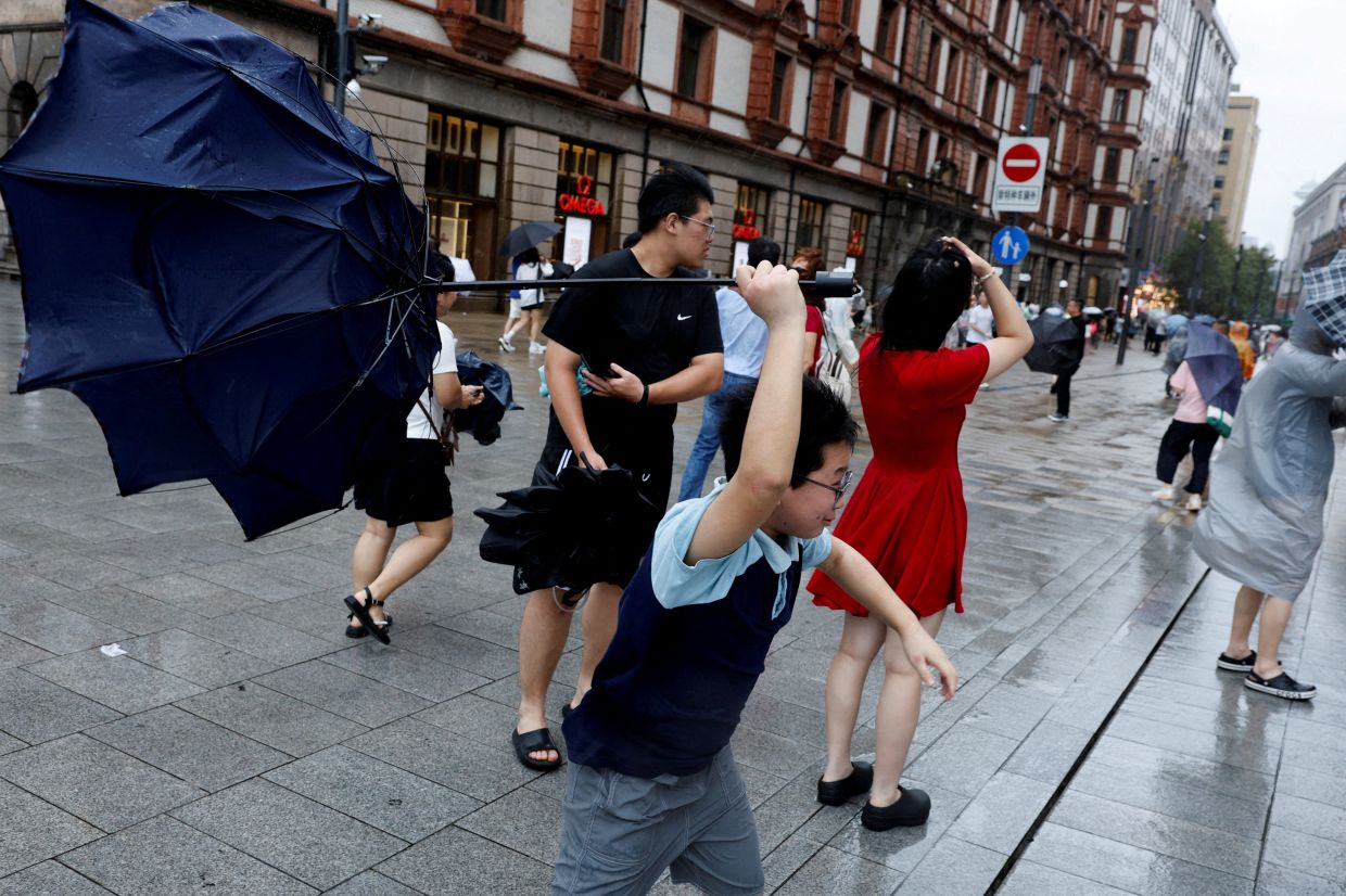 Typhoon Dolphin Batters Eastern China After Mass Evacuations and Flight Chaos