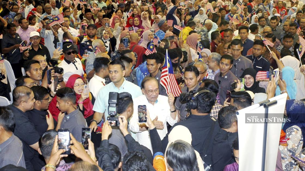 Anwar Draws Clear Line: Ministers Must Quit if They Attack Unity Partners During Campaigns
