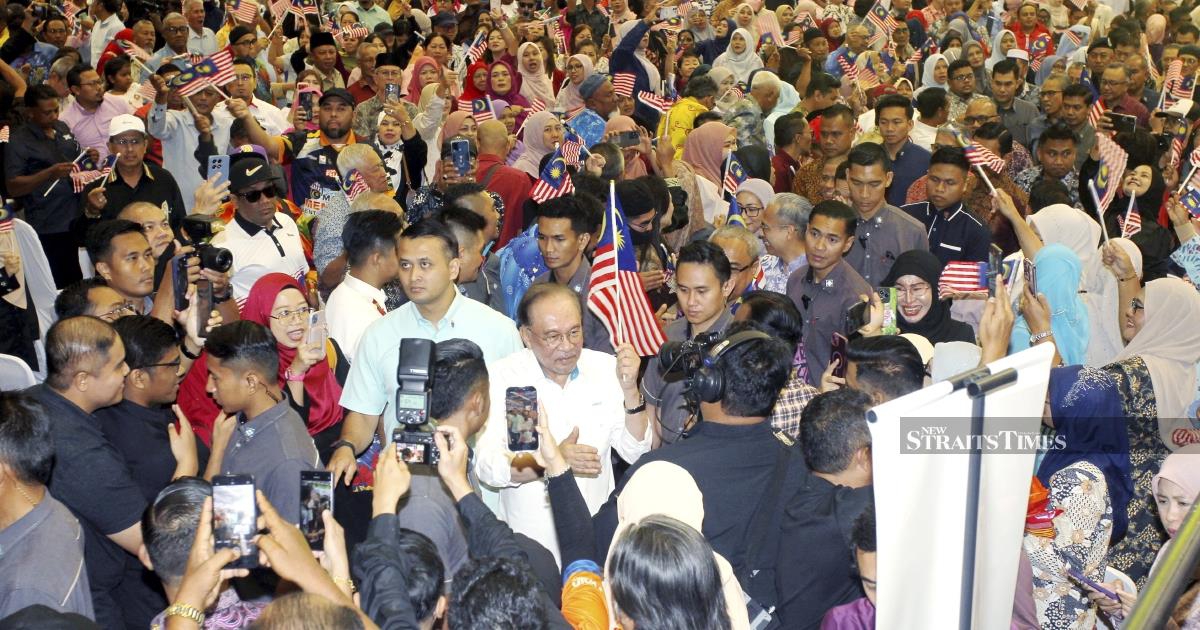 Anwar Draws Clear Line: Ministers Must Quit if They Attack Unity Partners During Campaigns
