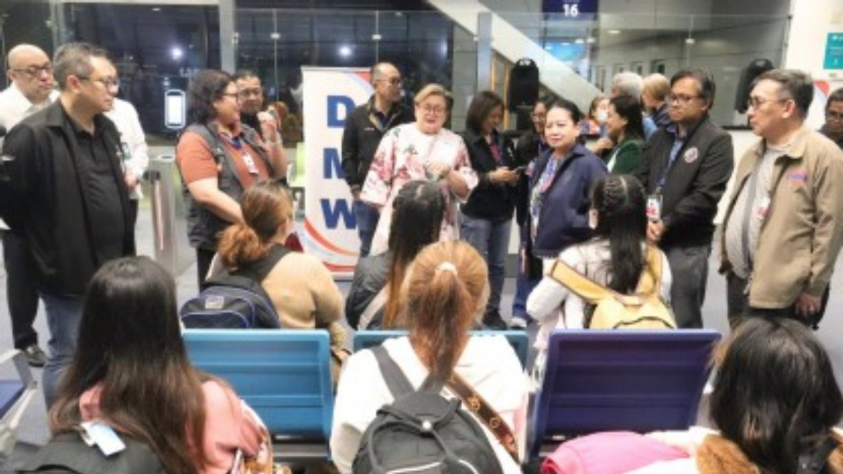 24 Filipino Detainees Return Home After Marcos Personally Appeals to Putin