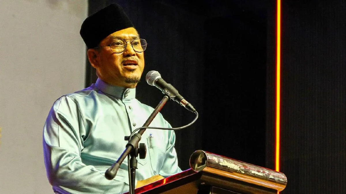 Bersatu leader criticizes PN ally for severing ties while clinging to coalition membership