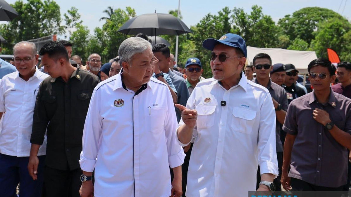Ahmad Zahid Pushes Plan to Return FGV Land Holdings to FELDA
