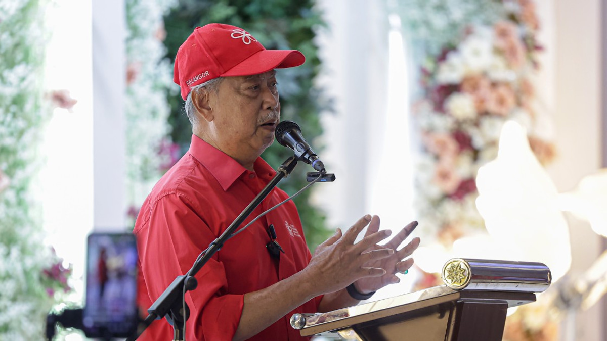 Muhyiddin Dismisses Khaled's 'Spoiler' Jab as Bersatu Eyes Negri Sembilan Stakes