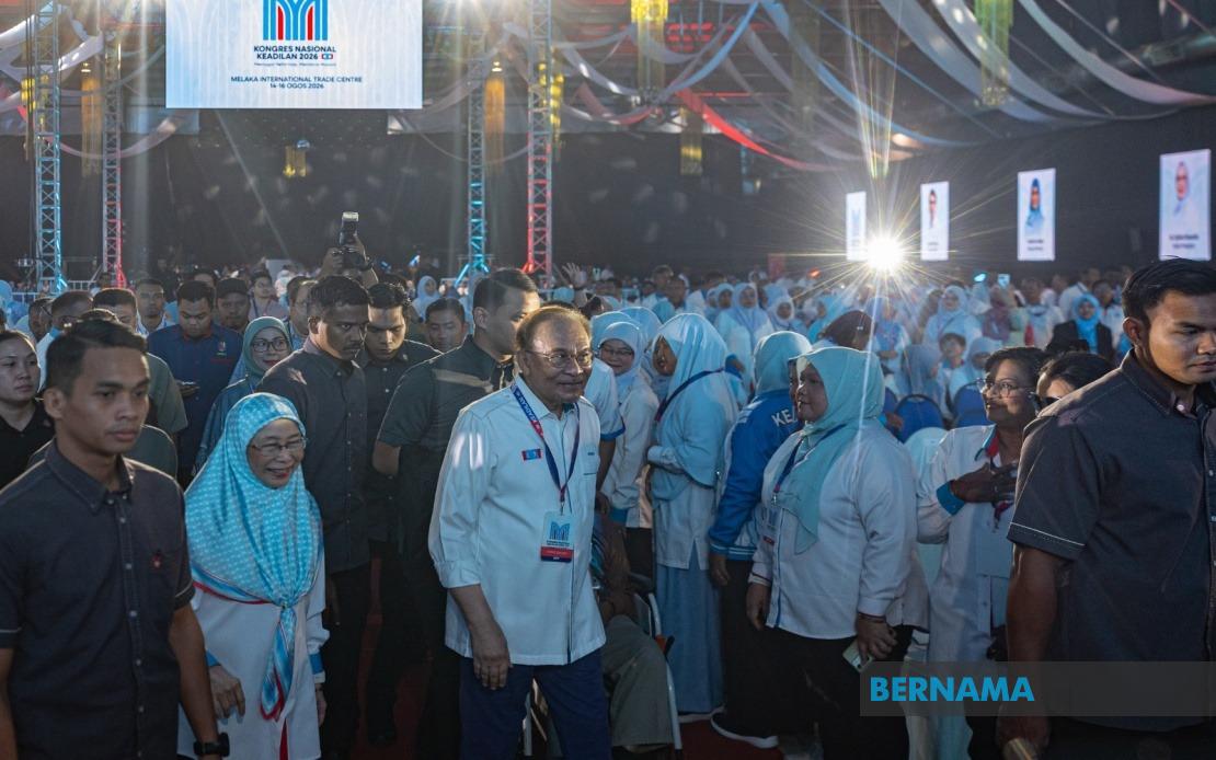 Anwar Reaffirms Commitment to UMNO-BN Coalition, Prioritises Stability Over Political Disputes