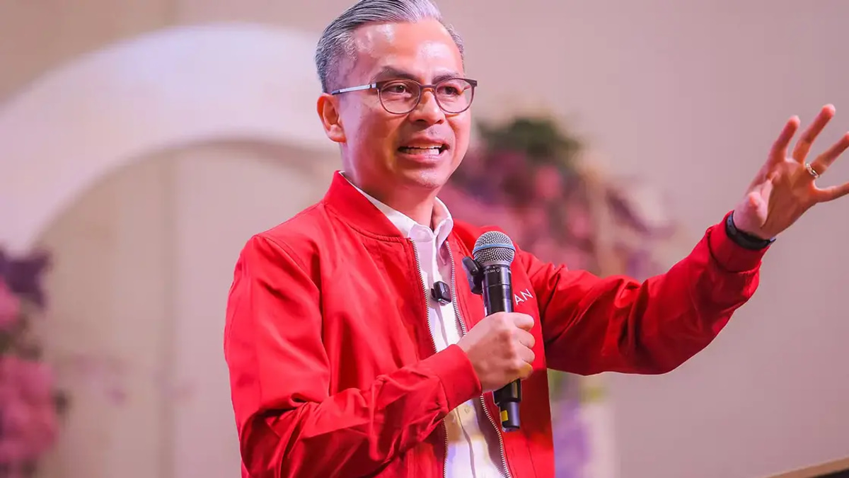 Fahmi Criticises Onn Hafiz's Campaign Energy, Points to Khairy as Model