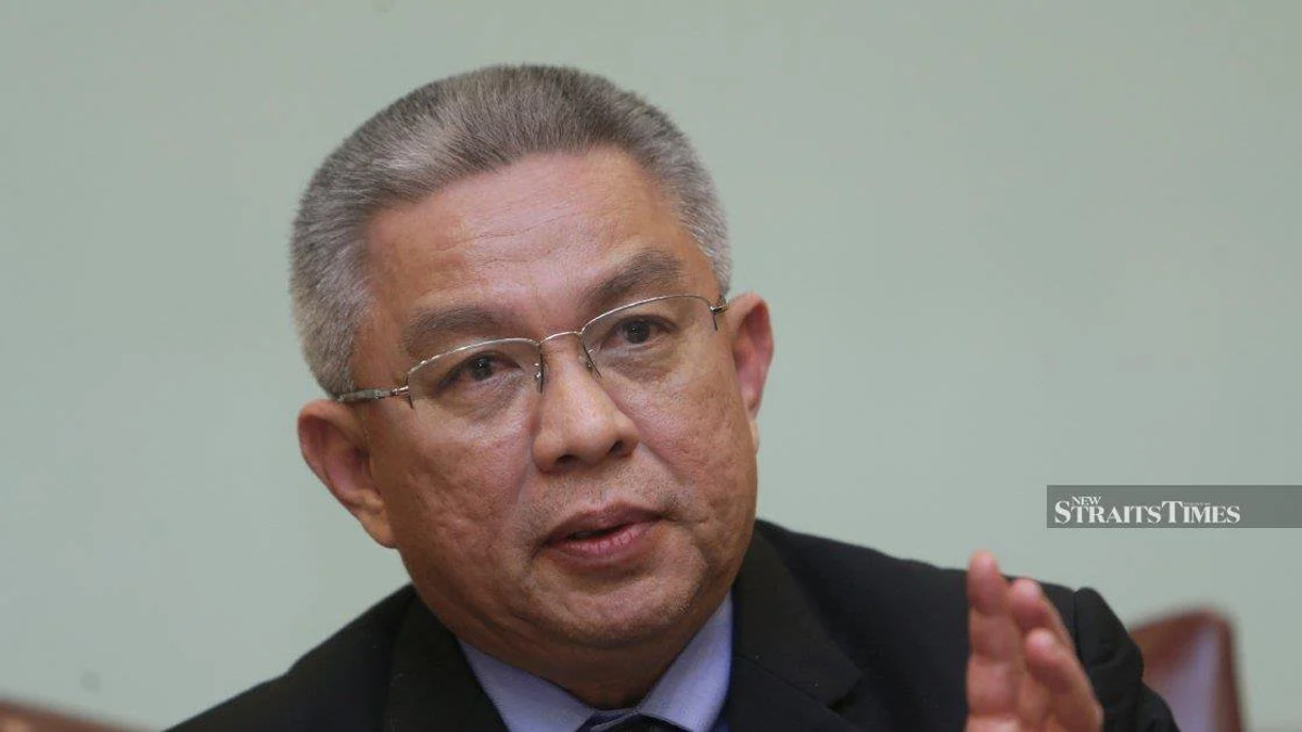 Former Health Minister Dr Adham Baba Named in Johor BN's 56-Strong Slate