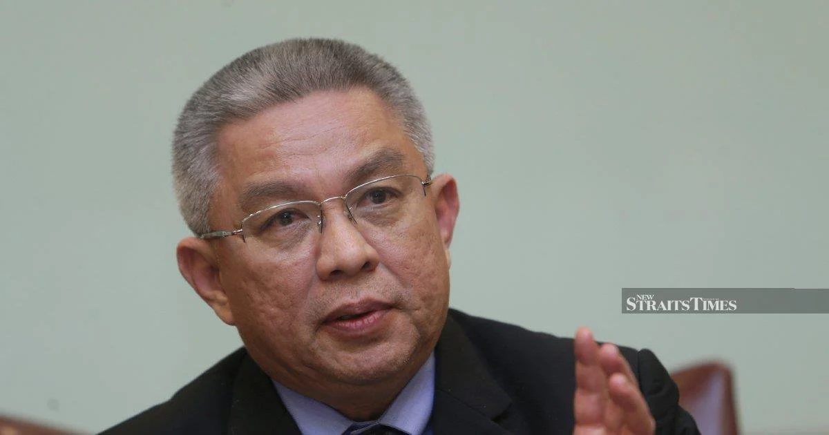 Former Health Minister Dr Adham Baba Named in Johor BN's 56-Strong Slate