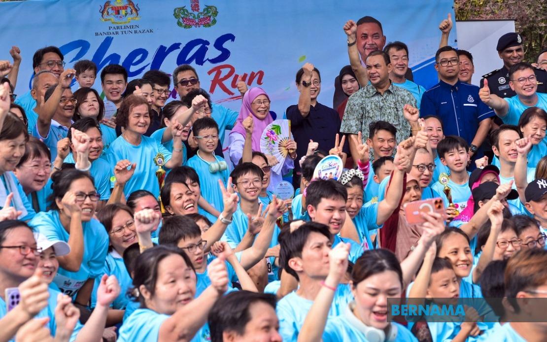 Malaysia Must Prioritise Healthy Lifestyles as Population Ages, Says Wan Azizah
