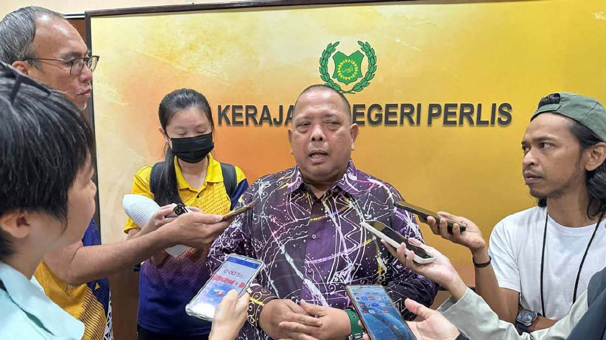 Perlis Menteri Besar Abu Bakar Hamzah Quashes Speculation Over Party Loyalties