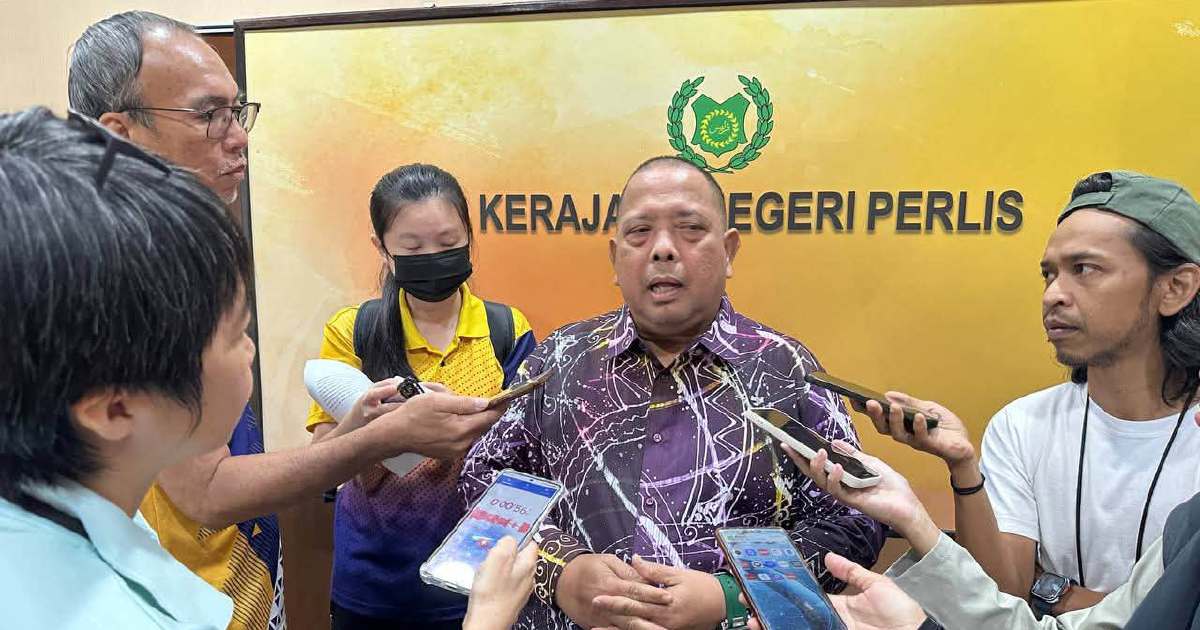 Perlis Menteri Besar Abu Bakar Hamzah Quashes Speculation Over Party Loyalties