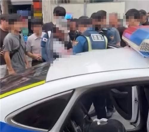 South Korean police seek arrest warrant for elderly man accused of knife attack at beauty salon