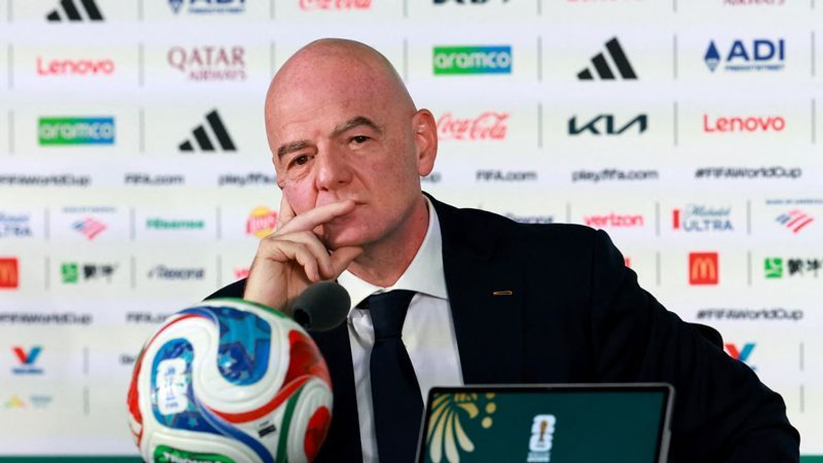 FIFA's governance crisis lingers despite show of unity behind Infantino