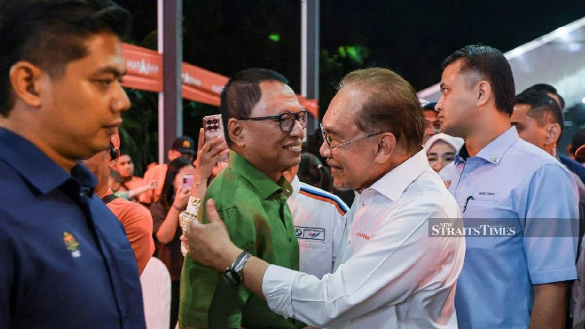 Rafizi Jests Over Puad's Political Shift as PKR Embrace Signals Coalition Realignment