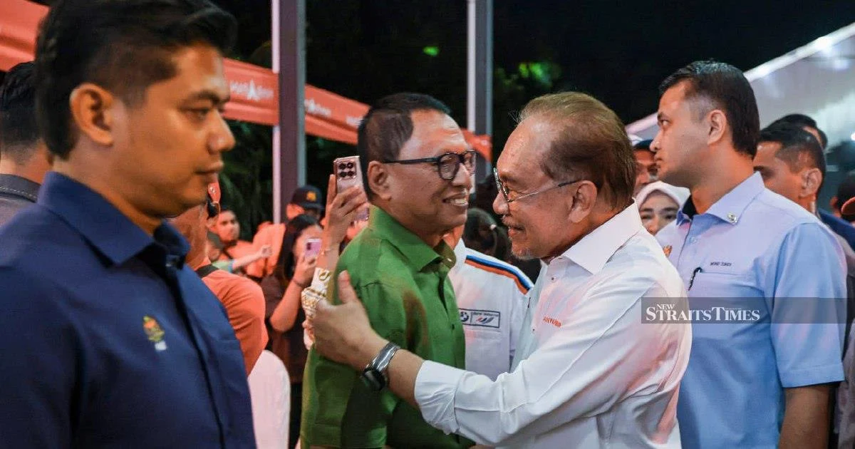 Rafizi Jests Over Puad's Political Shift as PKR Embrace Signals Coalition Realignment