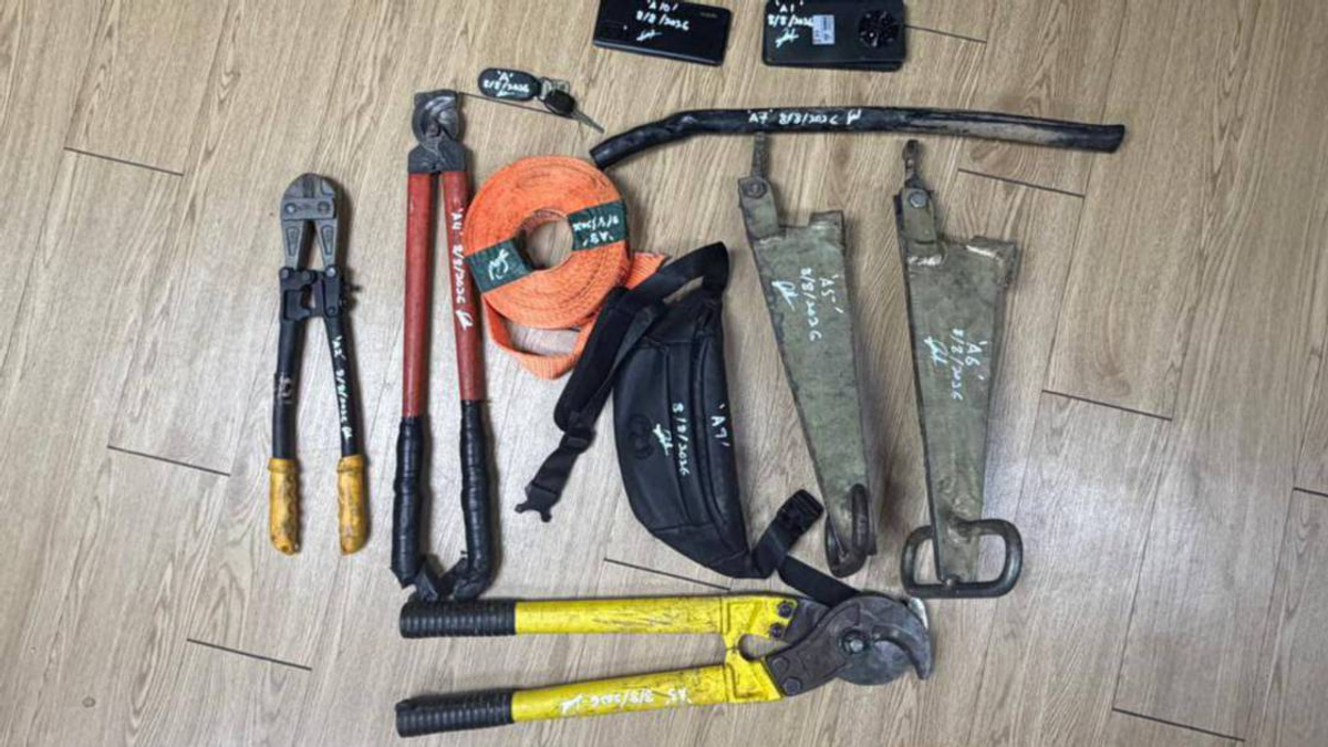 Cable theft suspect apprehended after high-speed 50km pursuit ends in crash