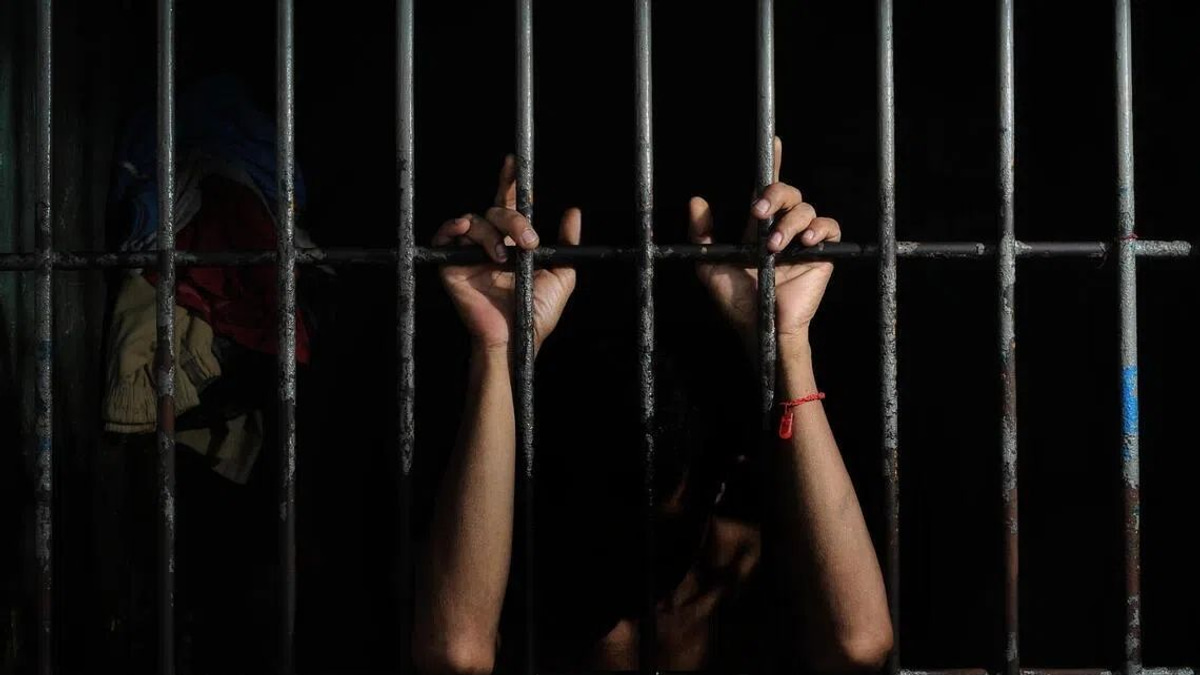 Japanese Mother Sues State Over Teenage Daughter's Death From 'Hostage Justice' System