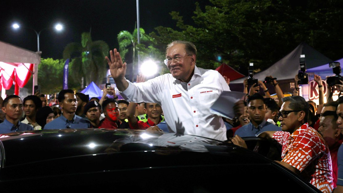 Anwar's Temple Apology Signals Genuine Reconciliation with Indian Community, Says DAP Leader