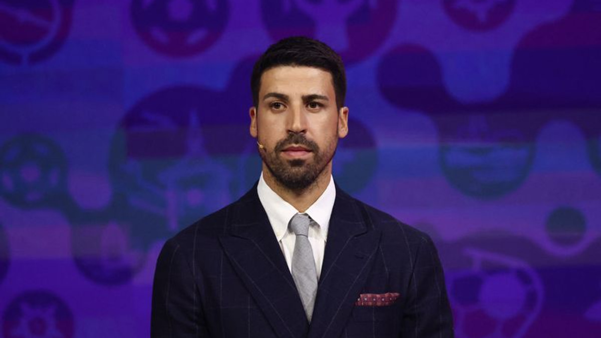 Two Flags, One Heart: Khedira Embraces Brothers Playing for Different Nations at World Cup
