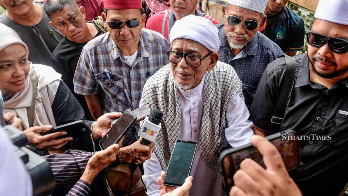 Hadi Says PM Should Have Attended TH Inquiry Parliament Session