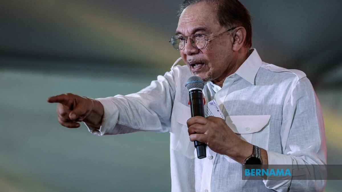 Anwar Defends Federal Support for Kedah Amid Sanusi's Political Criticism