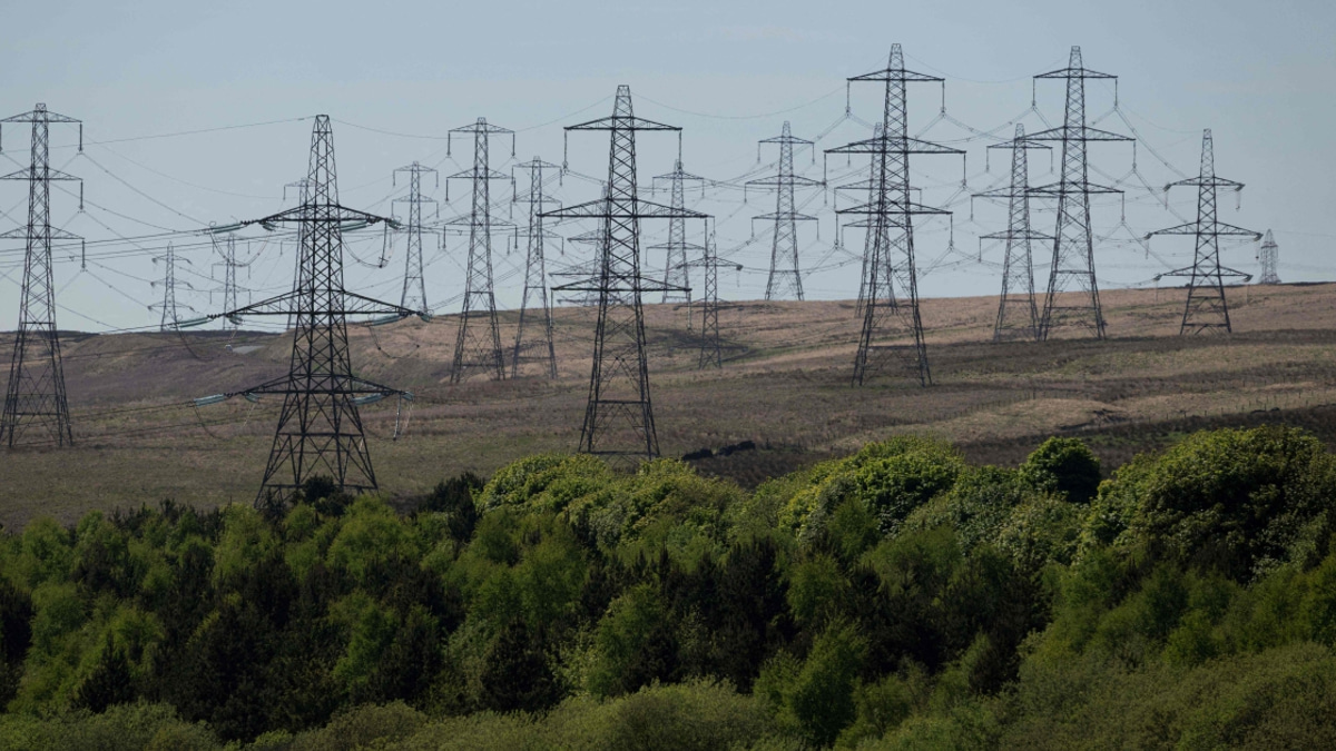 Britain's New Prime Minister Pledges Electricity Tax Cuts to Ease Cost Crisis