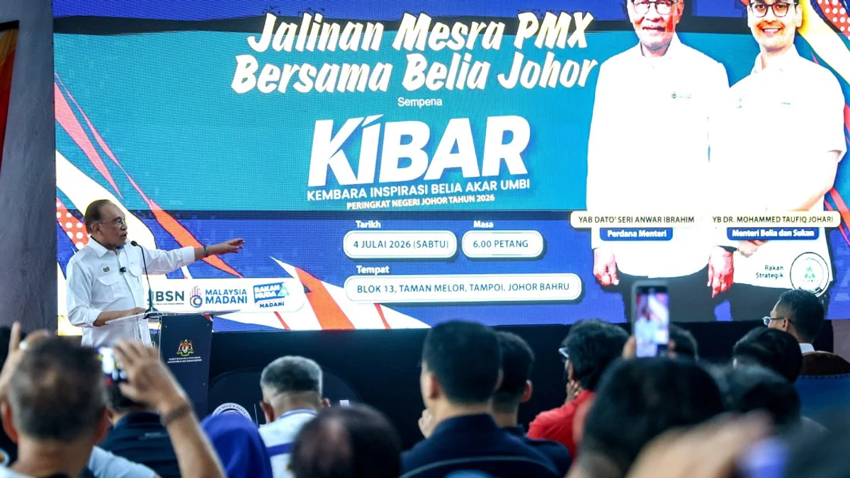 Anwar Ibrahim Calls Out Contradiction: Defending Malay Supremacy While Losing Reserve Land
