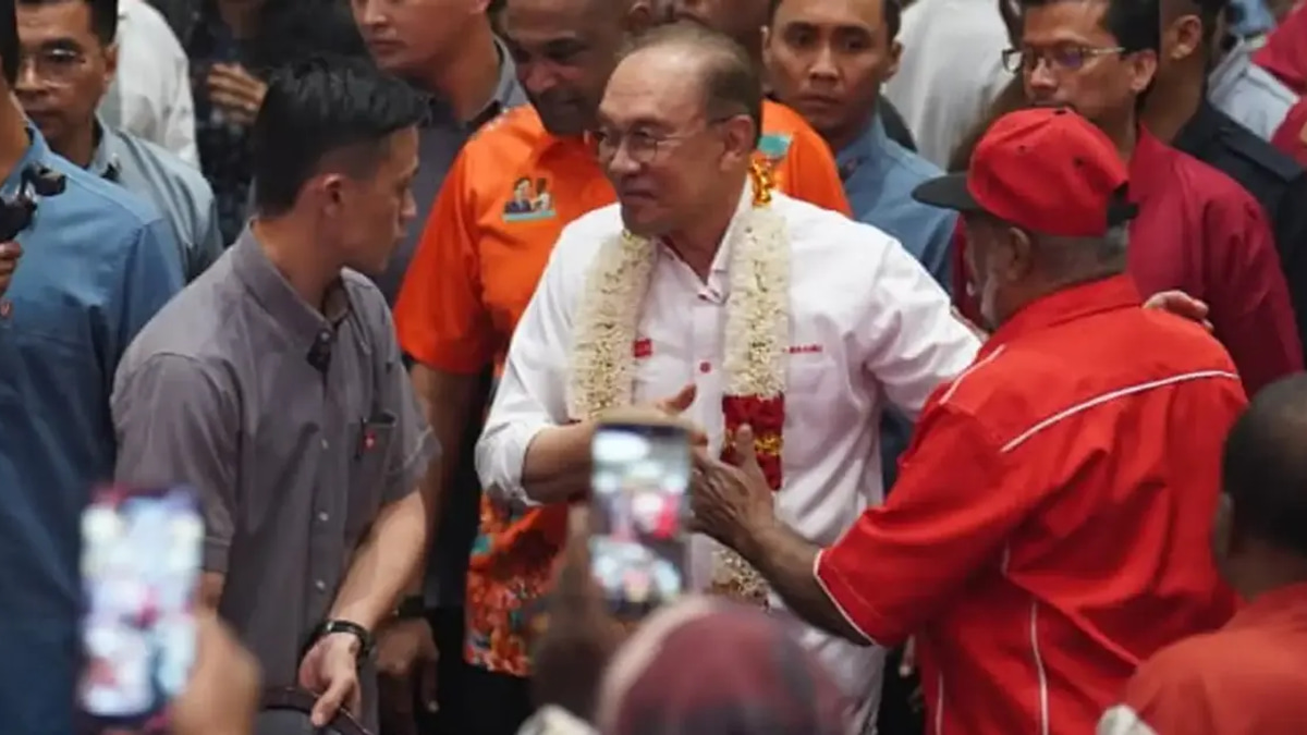 Anwar Ibrahim Takes Direct Charge of Issues Affecting Indian Community
