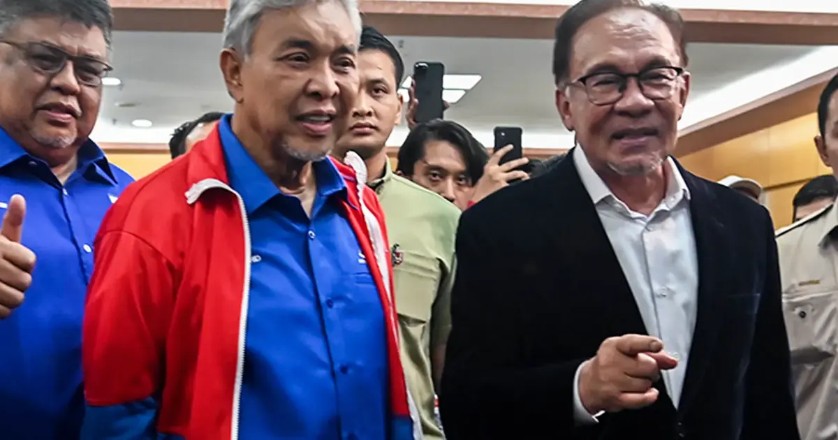 Trust Between Anwar and Zahid At Historic Low, Says Khairy