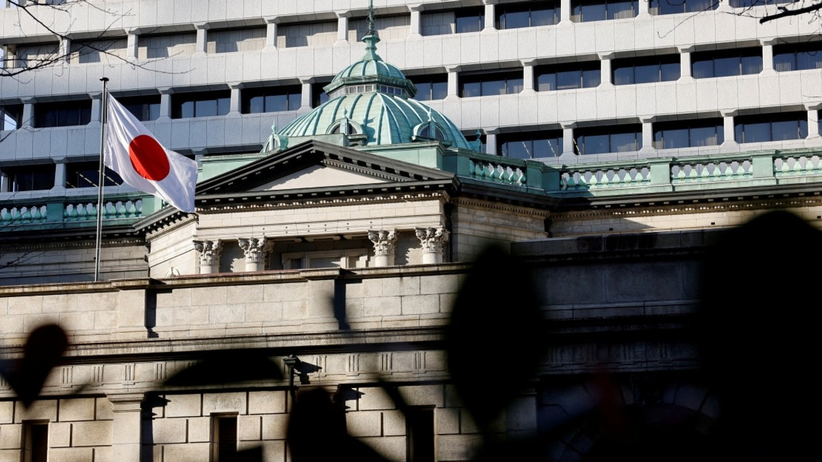 Japan's New Flag Desecration Law Sparks Global Debate on Patriotism and Free Speech