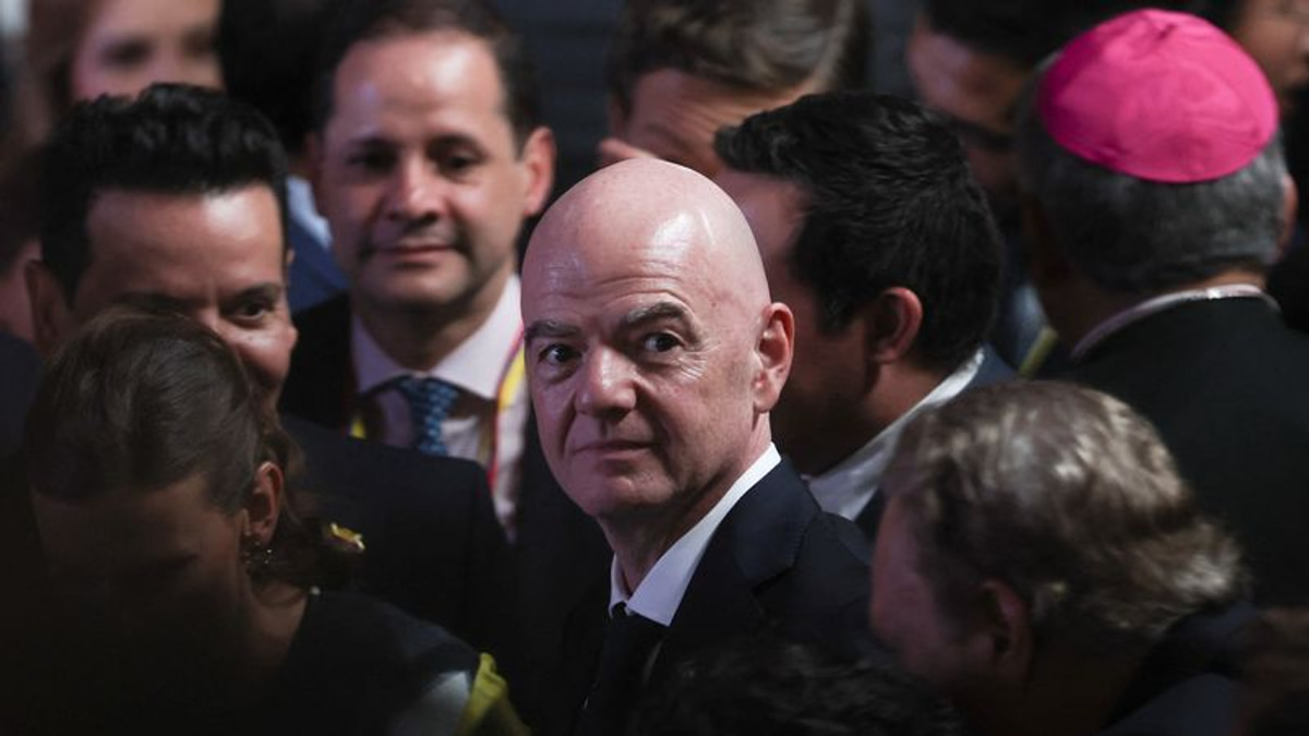 FIFA Defends Infantino as Leadership Crisis Deepens Over Failed Commercial Deal