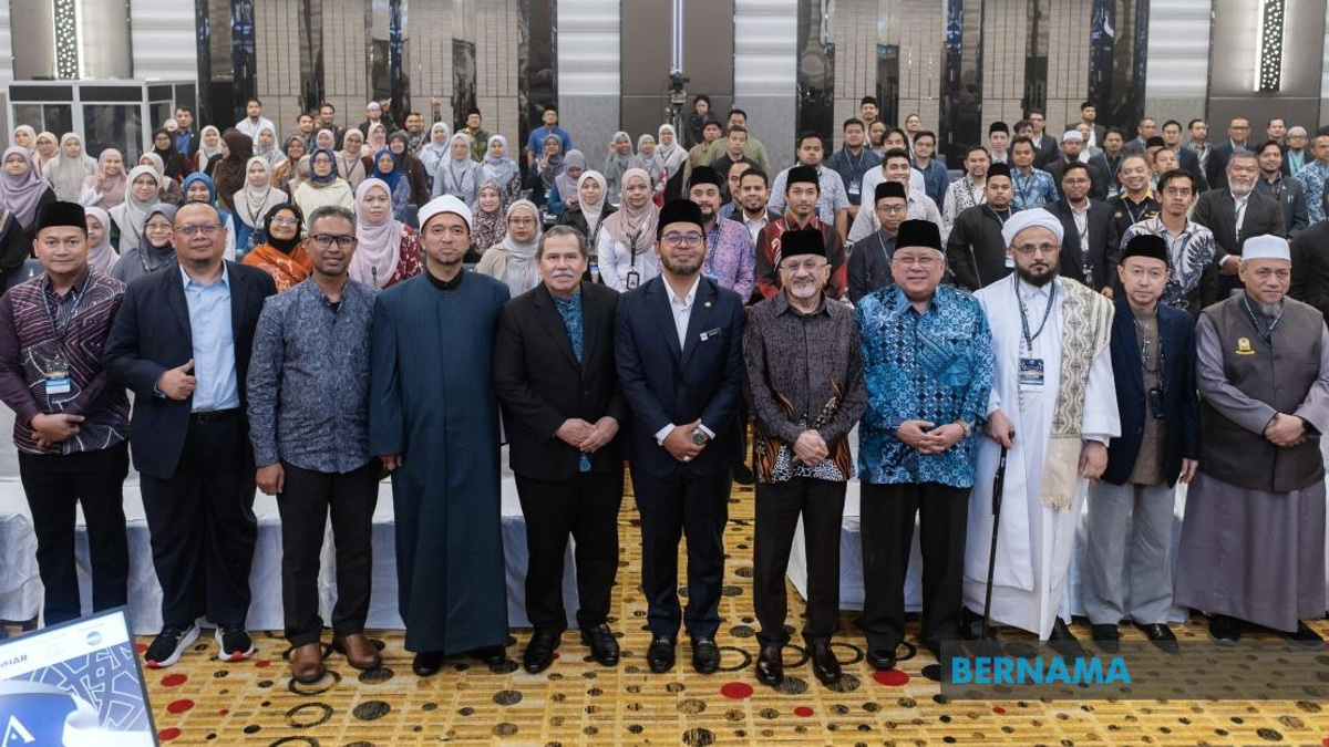 Islamic Social Finance Positioned as Poverty-Fighting Tool, Says Zulkifli