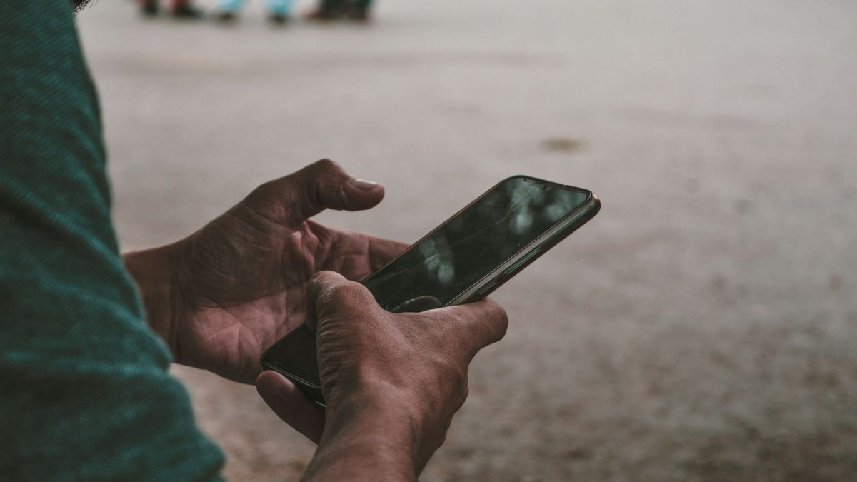 US Supreme Court Constrains Police Use of Cellphone Location Dragnet Searches