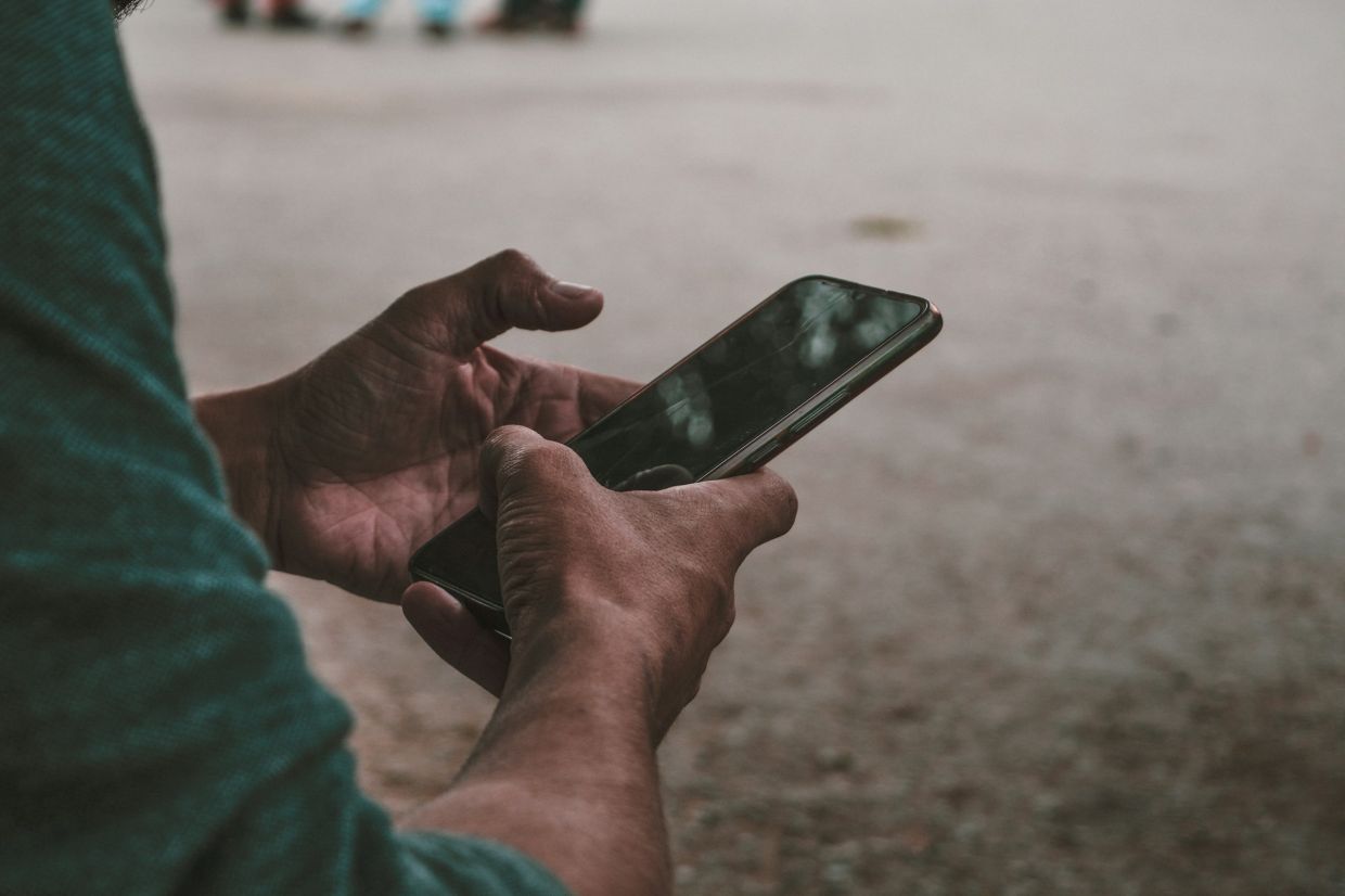 US Supreme Court Constrains Police Use of Cellphone Location Dragnet Searches