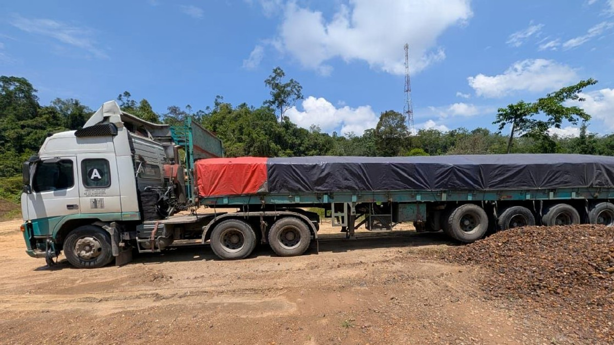 Six held in major illegal mining raid; RM2.98 million in equipment seized