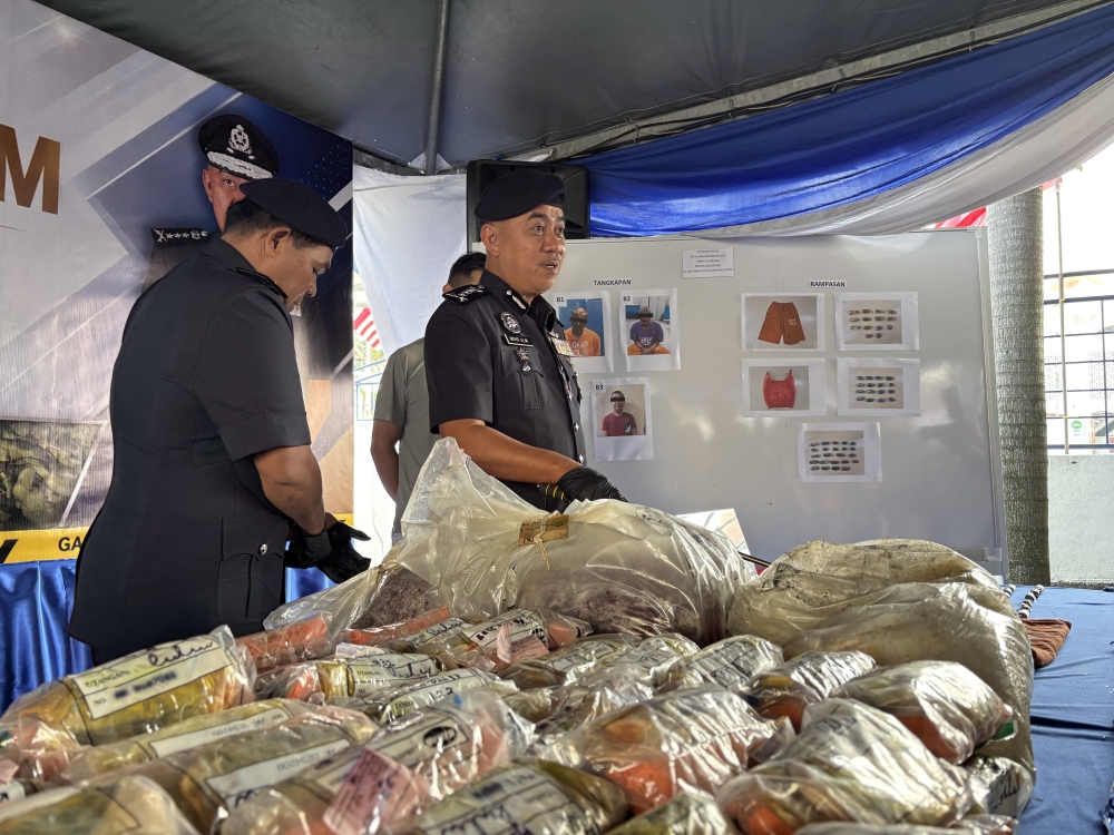 Police Constable Among Three Arrested After RM18,534 Drug Haul Discovered in Lumut Cell